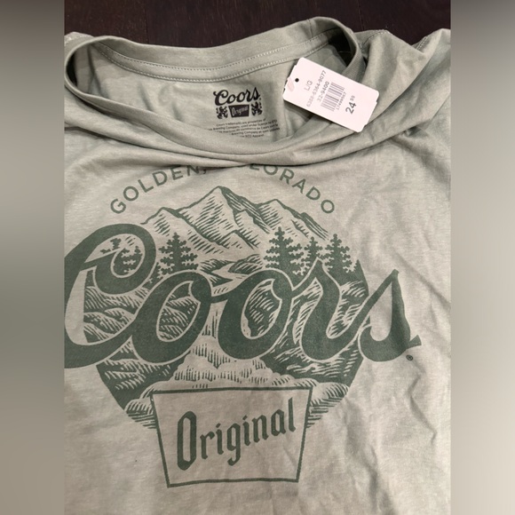 Brand new graphic tee - Picture 3 of 4